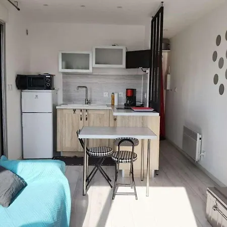 شقة Moderne, Proche Et Commerces, Terrasse Ensoleillee - Fr-1-326-699